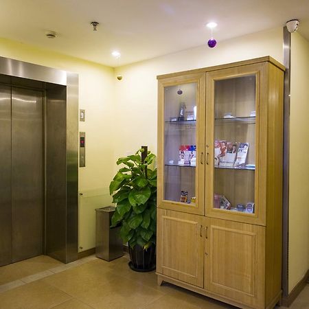 Home Inn Shanghai Lujiabang Road Metro Station エクステリア 写真